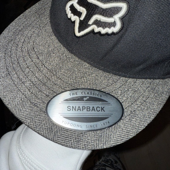 Fox Racing Black/Grey Snapback Hat - Picture 3 of 6